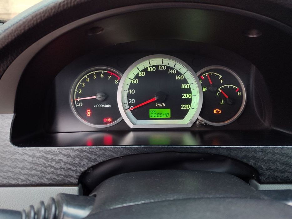 Позиция 2 Олди чап крилода краска бор ичига утмаган