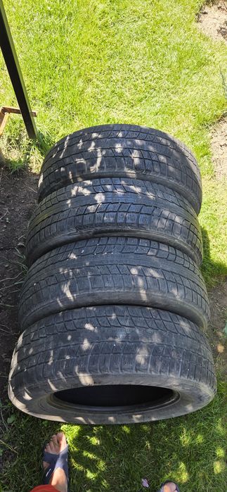 Продам резину Triangle 215/70 r16