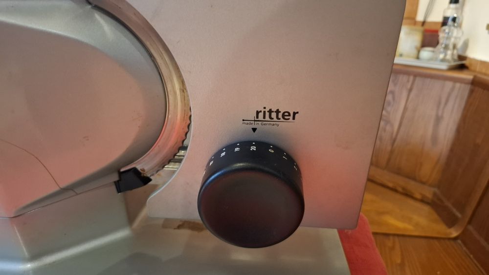 Feliator carne si mezeluri Ritter