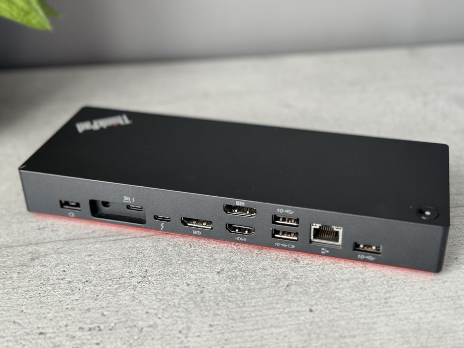 Dock Lenovo ThinkPad Thunderbolt 4 + incarcator 135W