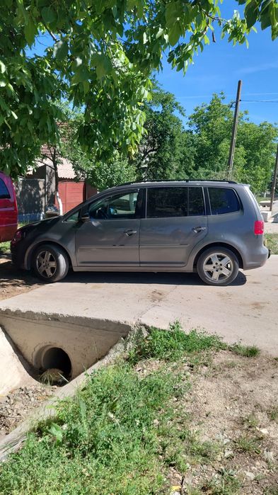 VW TOURAN  7 locuri