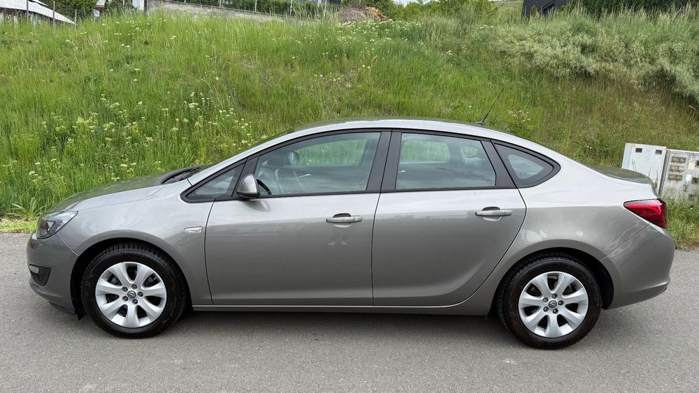 Opel Astra Opel Astra J 1.4 Turbo (140 cp) Enjoy – 2016