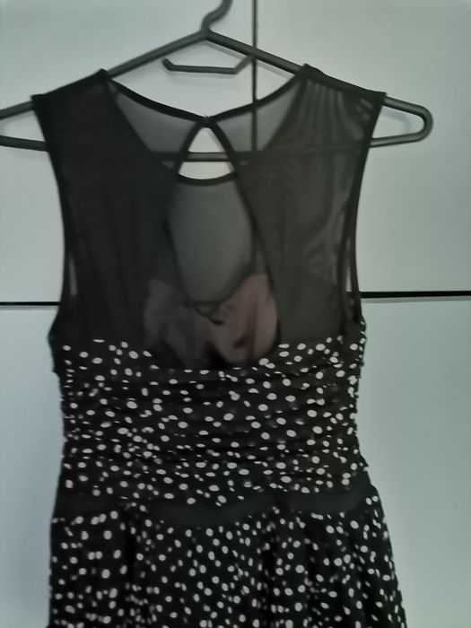 Елегантна рокля на Guess