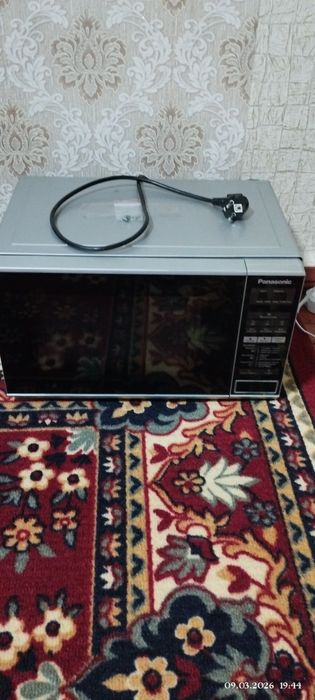 Продается микроволновка в не рабочем состоянии.