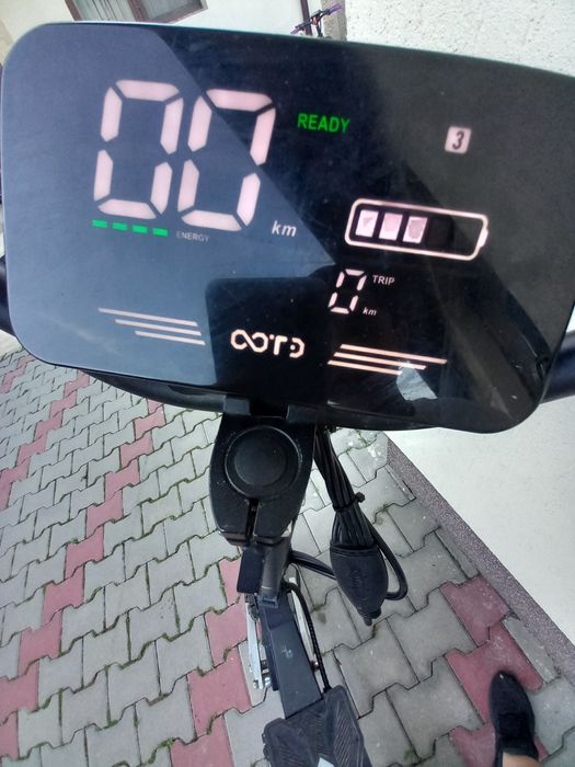 Vând trotineta electrica ootd t10