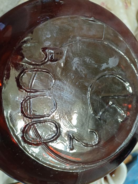 Бутыль из тёмного стекла с крышкой ,5 литров