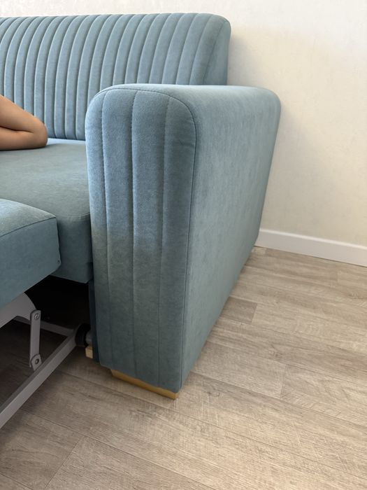 Продам главй диван