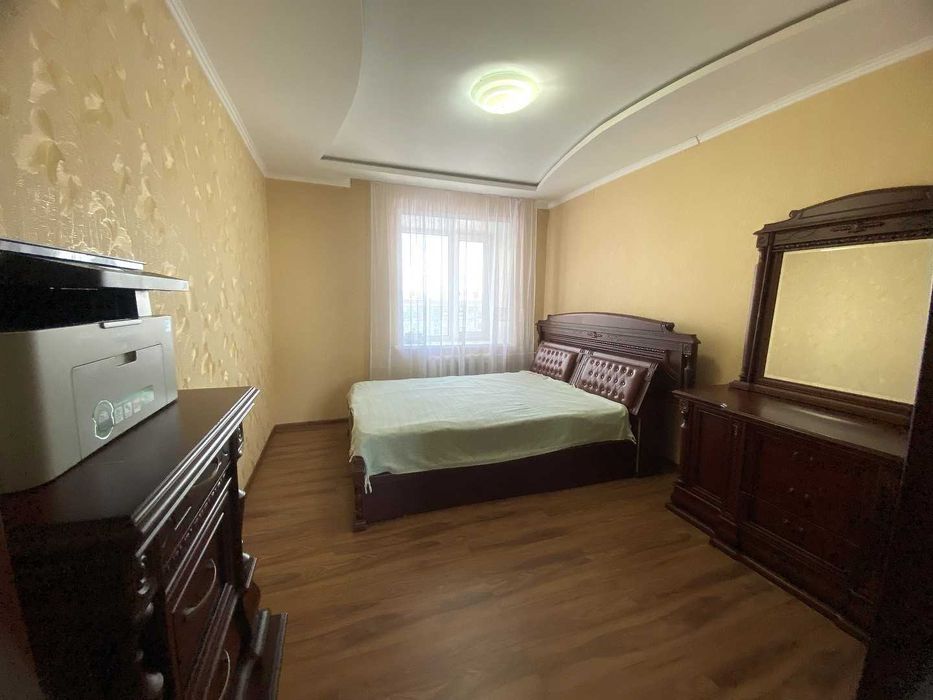 Продам 3 ком в центре 1987г