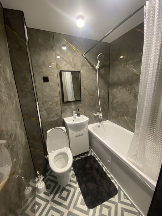 Сдам 1 ком , сутки .Центр