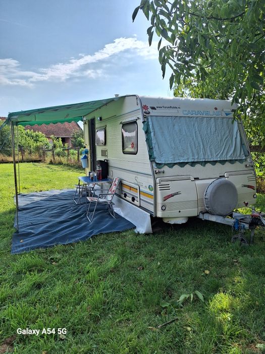 Vând set terasă/umbrar la rulotă