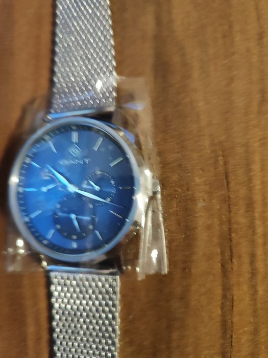 Продавам ръчен часовник