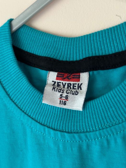 Тюркоазена тениска за момче с принт на кола