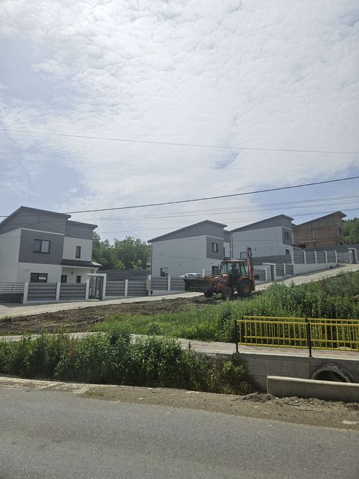 Casa D+P+E in Tomesti ,TVA inclus , Asfalt, Tâmplărie VEKKA