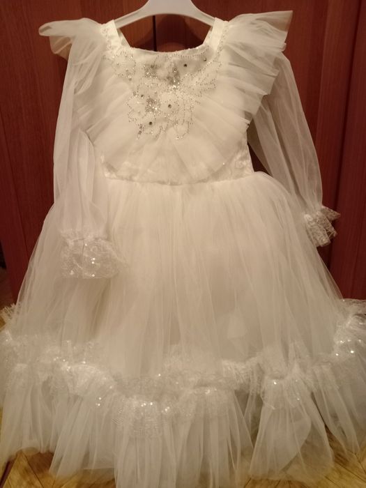 Нарядные платья для девочек