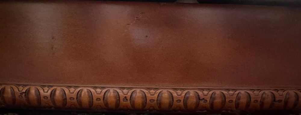 Продаю стол раздвижной импортный из дерева в хорошем состояние