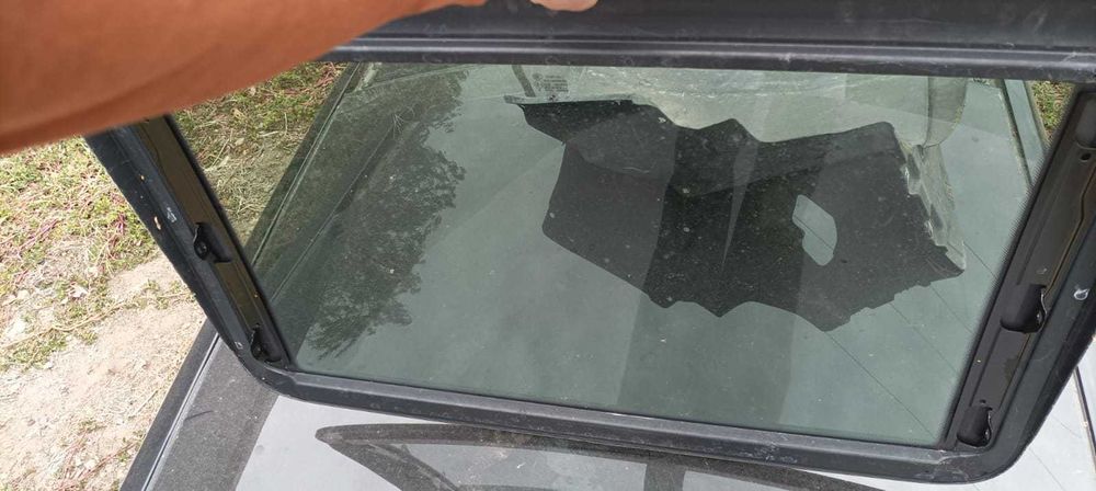 Geam trapa BMW seria 7 F01