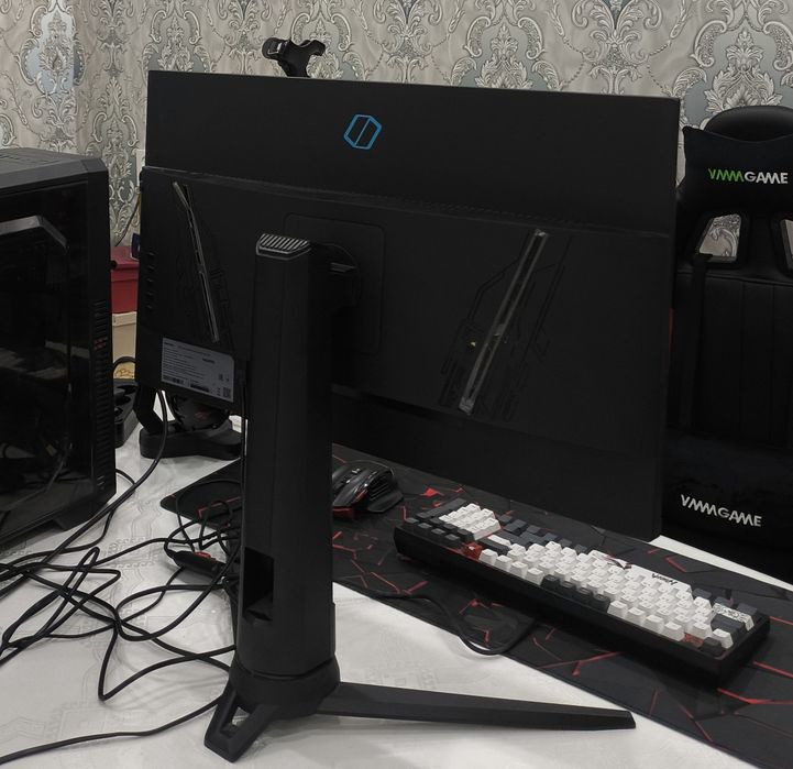 Монитор продам  144герц