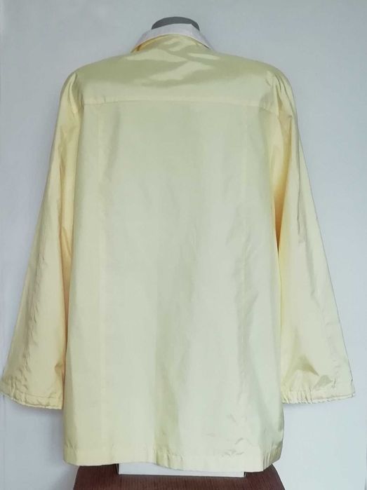 Отлично дамско сако/шлифер