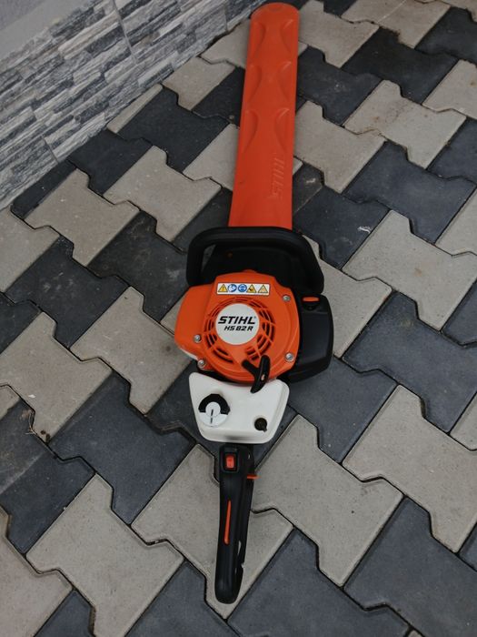 Foarfecă de tuns gard viu Stihl HS 82 R, ca NOUĂ