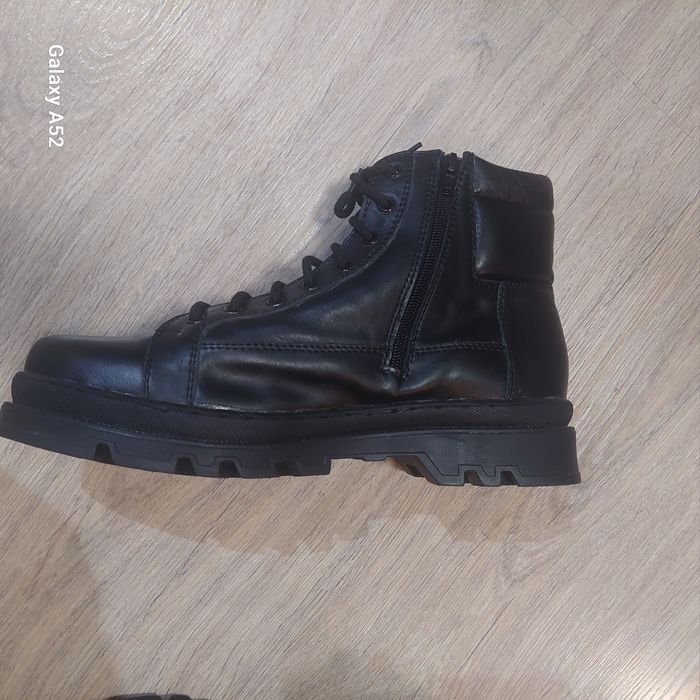 Продаётся зимняя мужская обувь