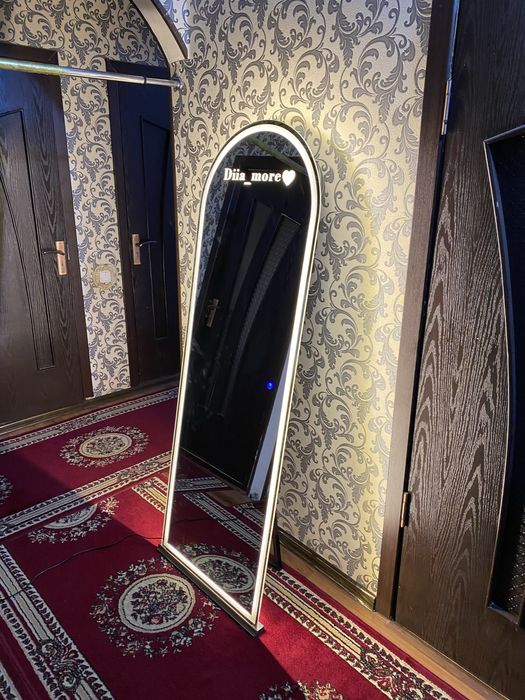 Зеркало с подсветкой на заказ