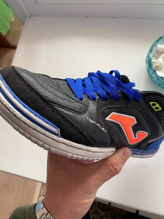Продам футзалки Joma