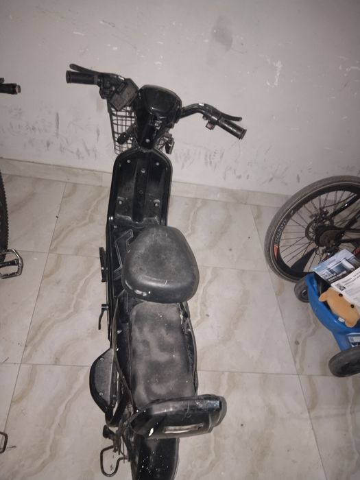 Skuter sotiladi  narxi kelishamiz