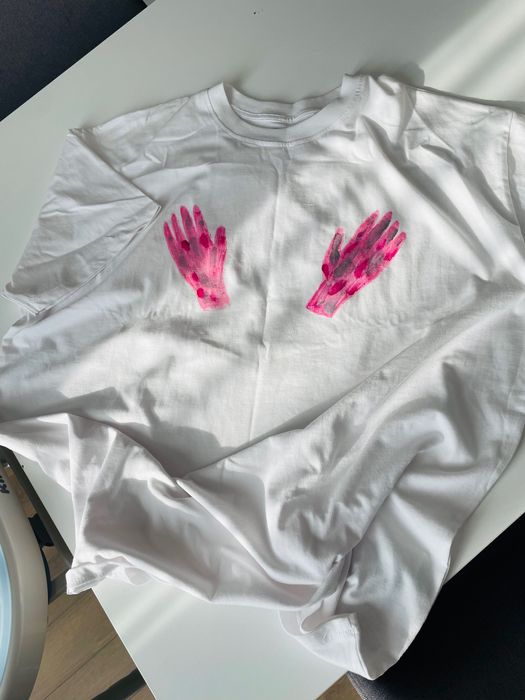 Дамска ръчно рисувана тениска