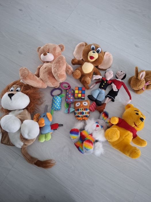 Продаются мягкие игрушки, в хорошем состочнии и магнитики для холодиль