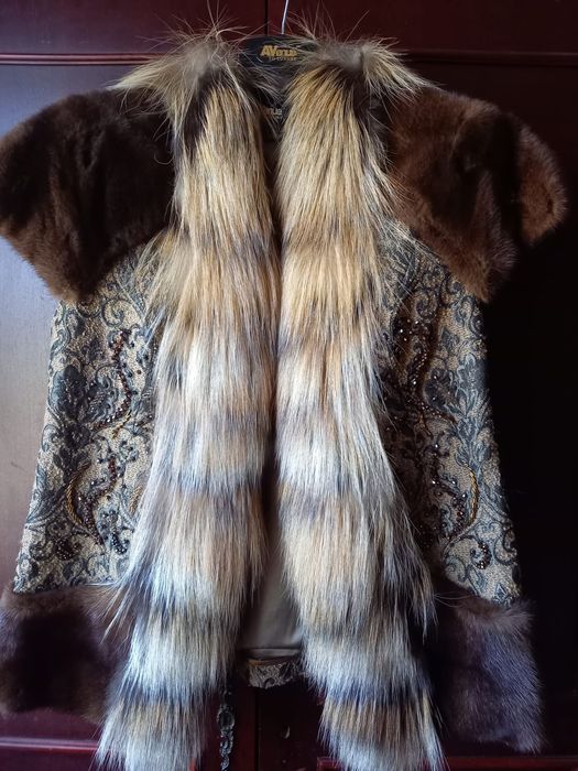 Продам шикарную жилетку