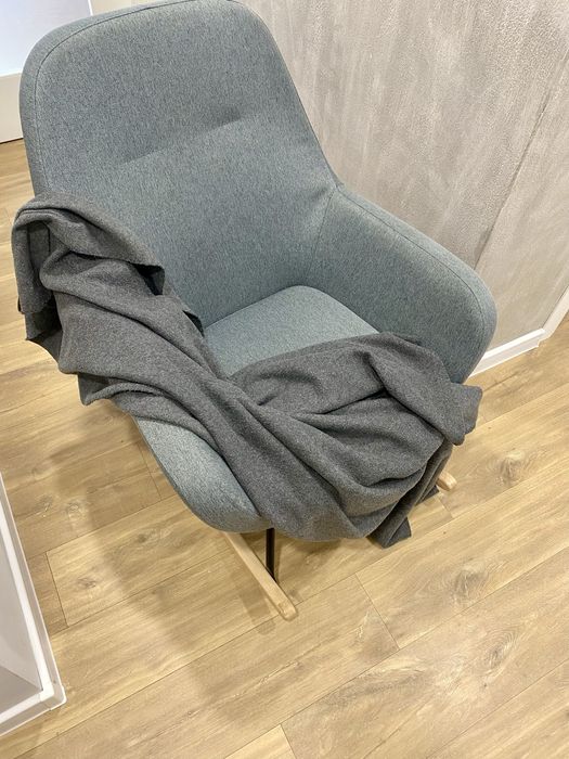 Люлеещ се стол неразличим от нов