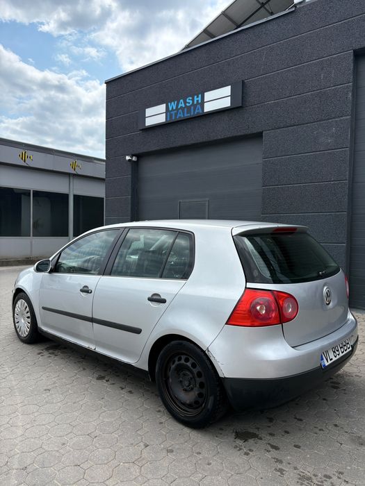 Vand 2 Golf 5 1.6 benzina si 1.9 diesel