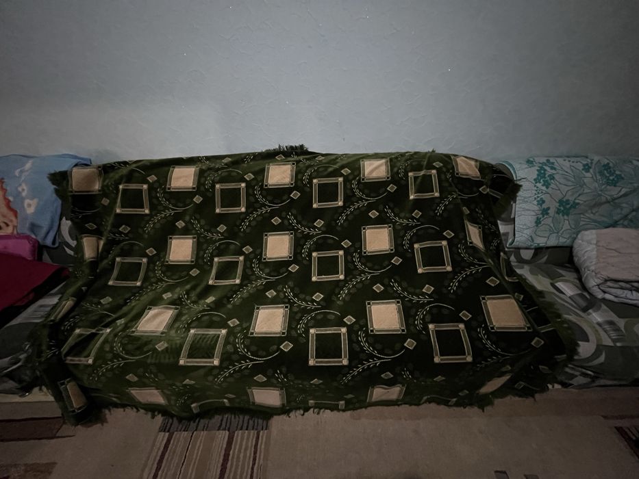 срочно продам кресло с диваном