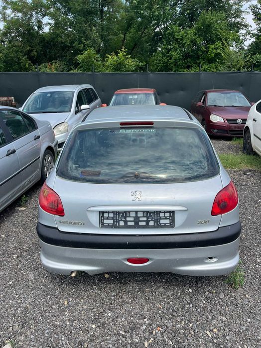 Dezmembrez Peugeot 206 gri argintiu 1,4 benzina 2006