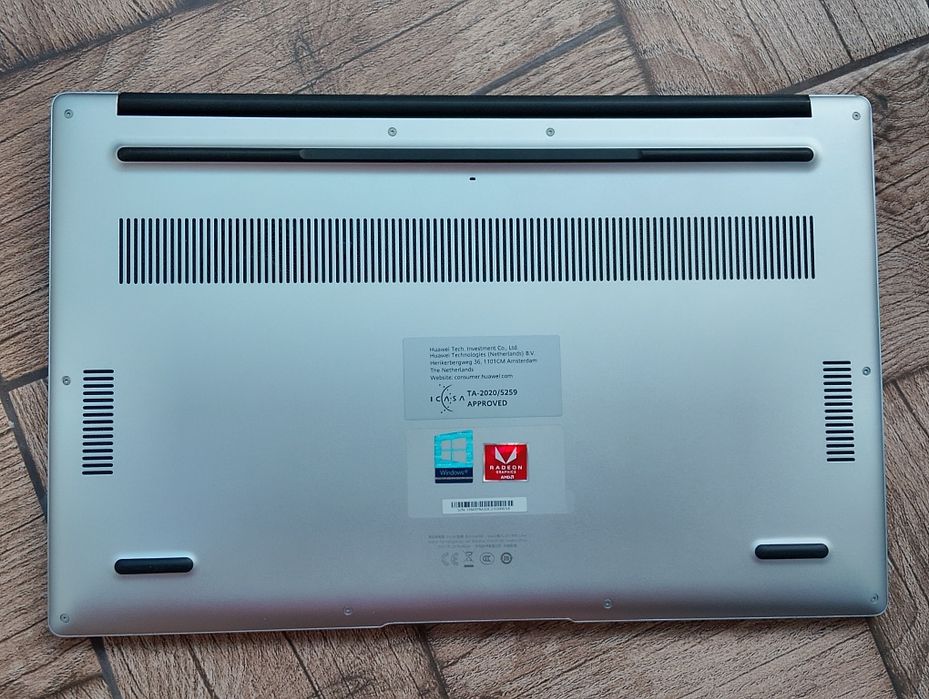 Лаптоп Huawei MateBook D15