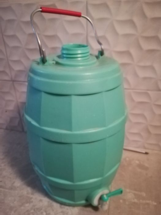 Бидонче с канела и дръжка