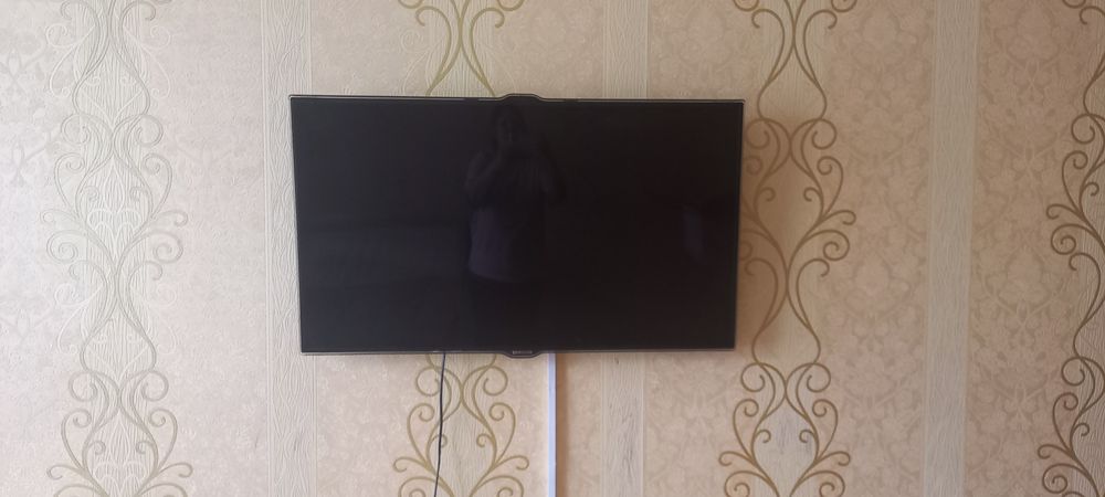 Продам телевизор Самсунг диагональ 105 см