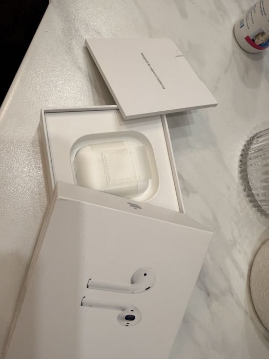 Продаю кейс от наушников оригинал