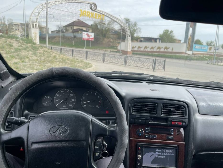 Infinity I30 машина в отличном состояние