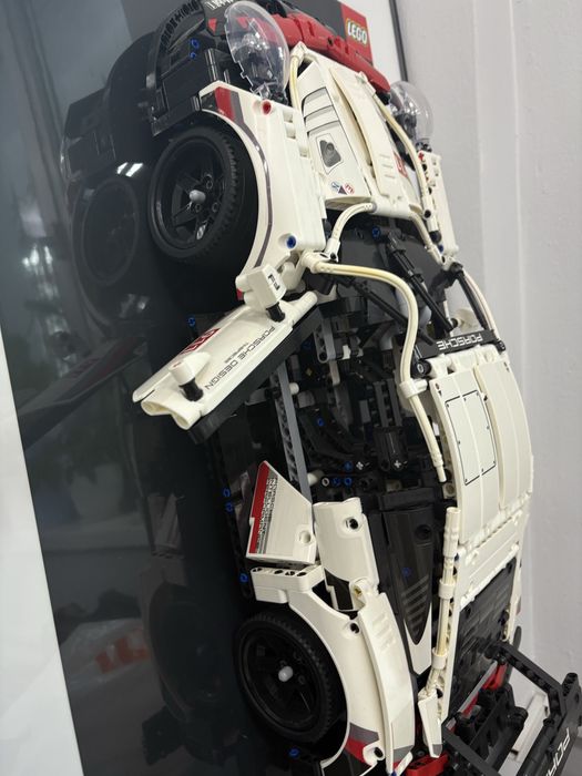 Продаем машинку лего