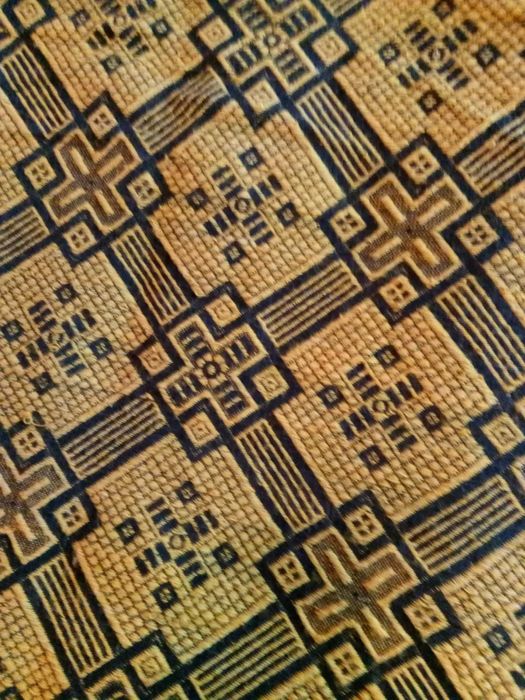 вълнено шалте в жълто и черно