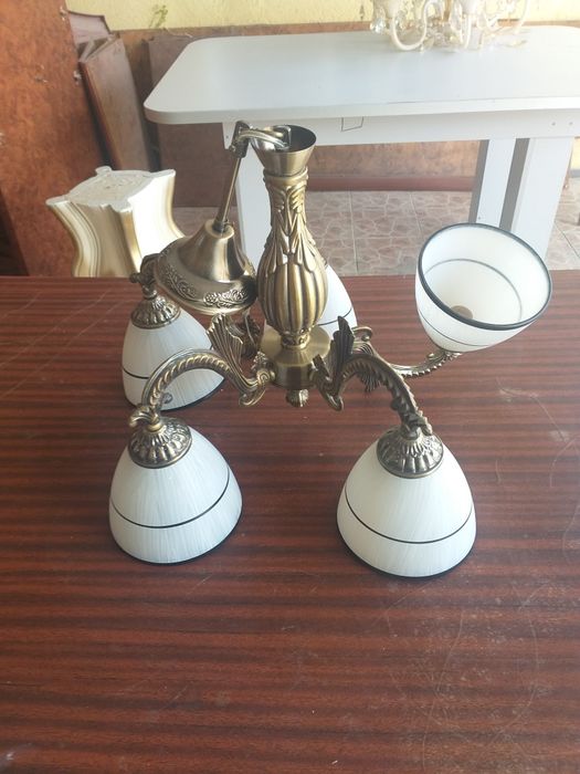 Люстралар, 4 түрі бар