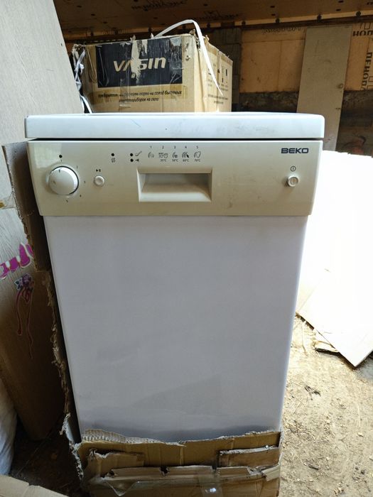 Новая посудомоечная машина Beko DFS 2531