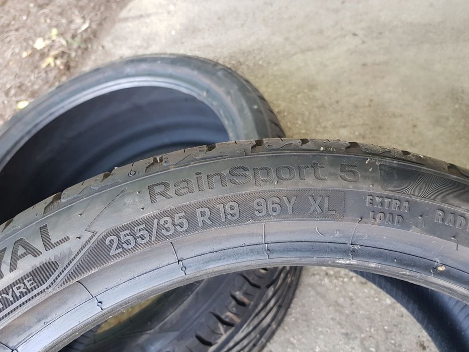 255/35/19 uniroyal