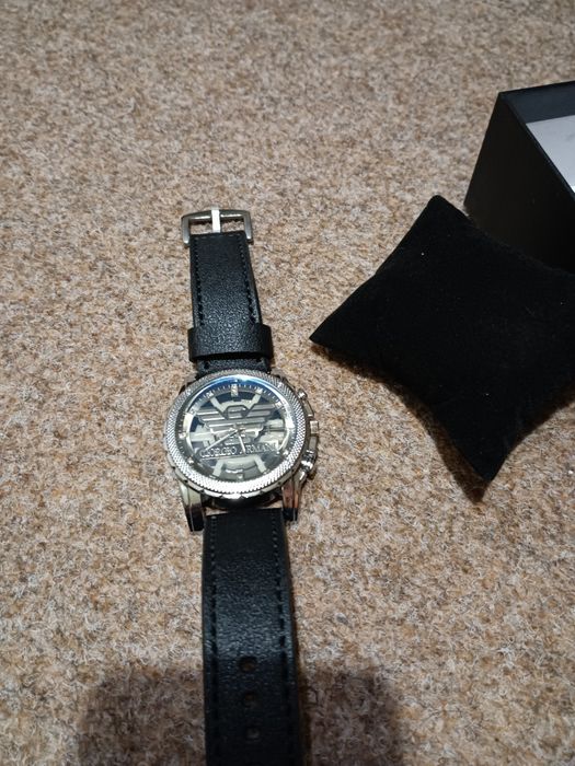 Мъжки часовник сребрист с черна каишка