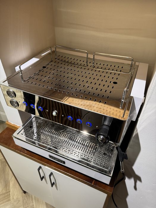 Продается кофемашина Ladetina