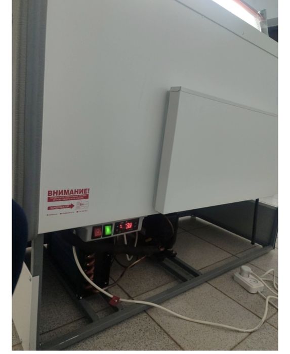 Холодильник витринный