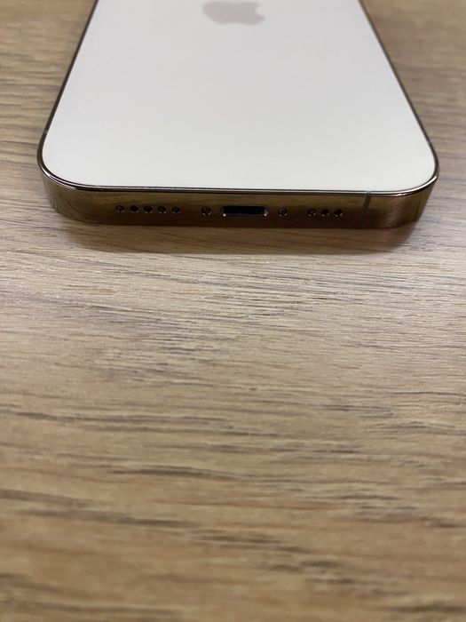 Корпус 14 Pro Gold-Перфектен