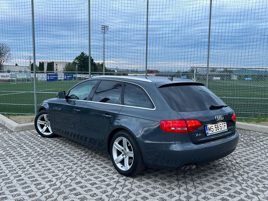 Vând Audi A4 b8