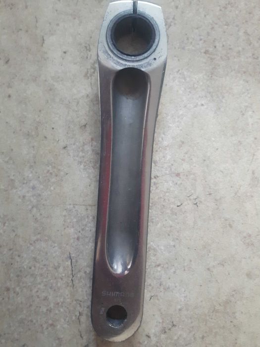 Shimano Тiagra 4600 / 170мм  Само десния курбел със плочите като на снимката, нямам ляв 170мм